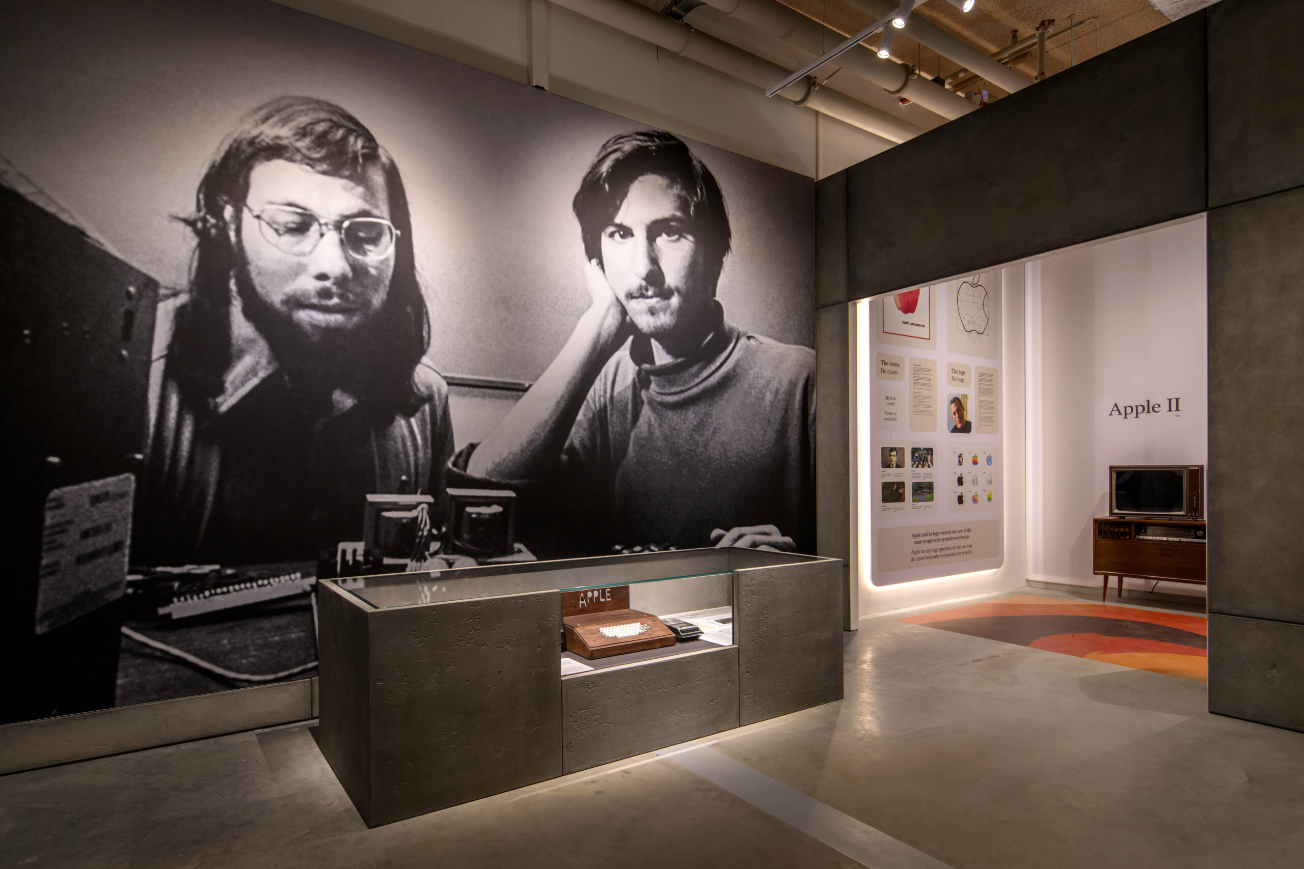 PHOTO / The Apple Museum