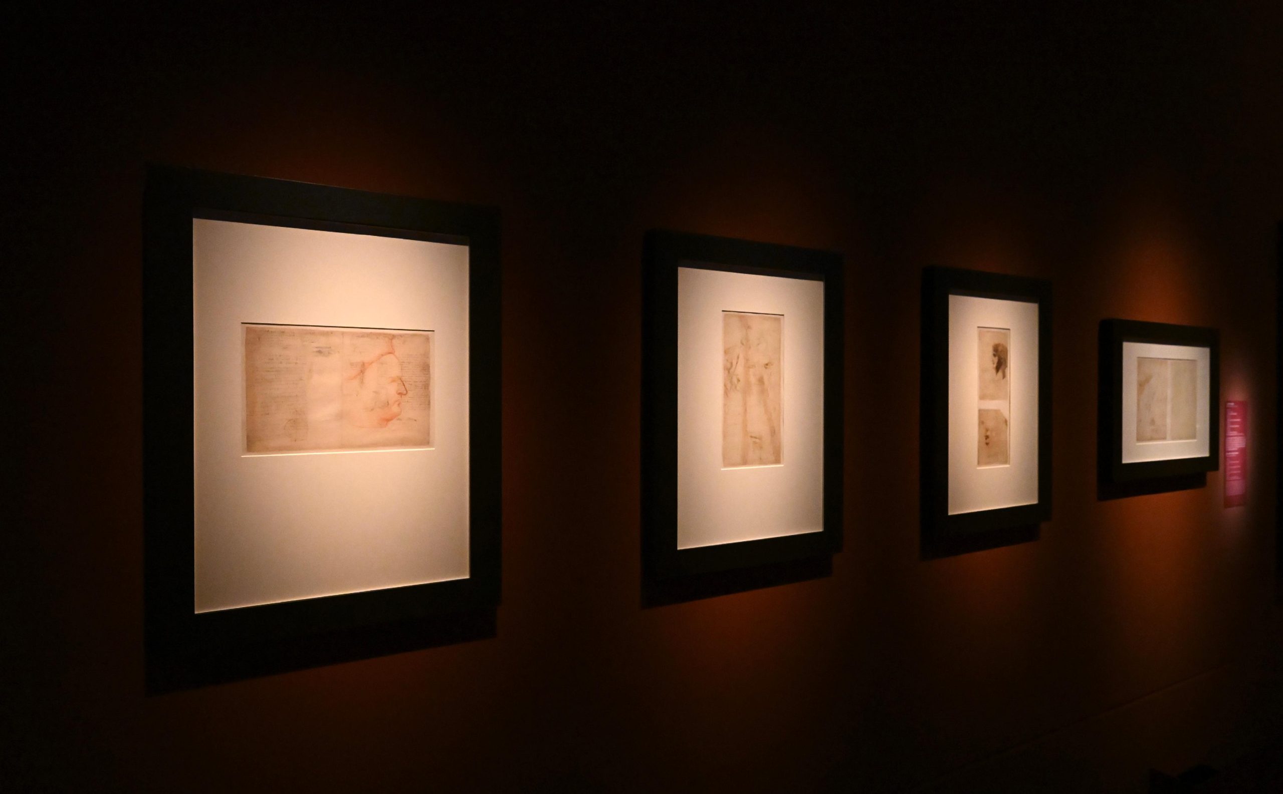 展覽另一重點展出四張首度來港的達文西親筆手稿真跡，近距離領略天才大師融合科學理性與極致美感的藝術風格。PHOTO / Hong Kong Heritage Museum