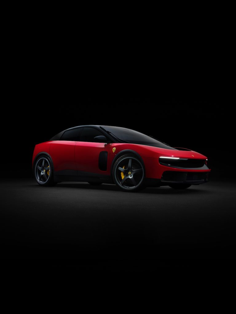 Ferrari首款全電動超跑Luce面世 | 與Jony Ive聯手打造四門五座新篇章