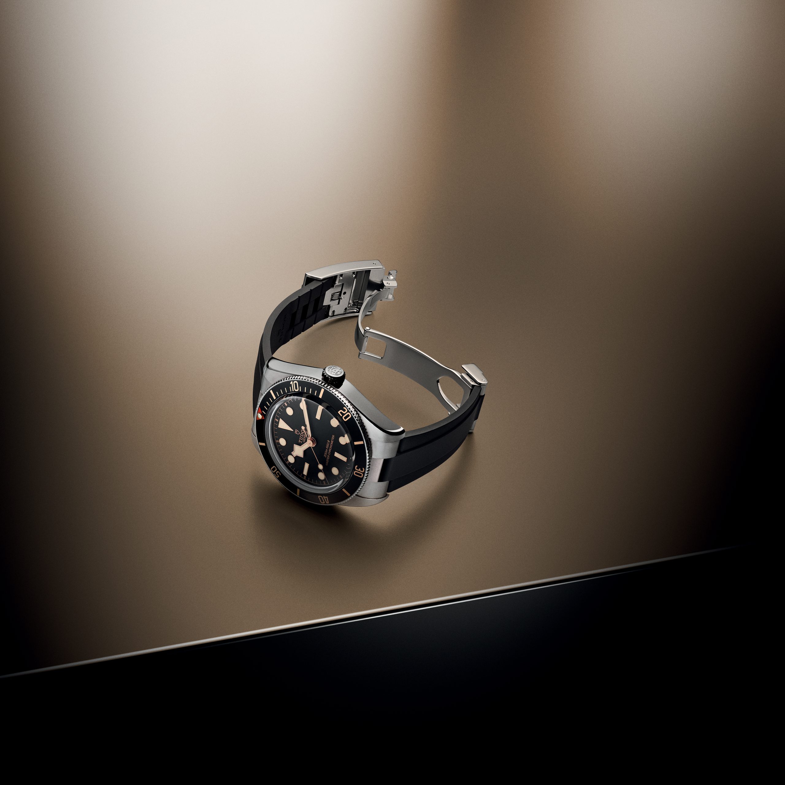 Tudor Black 58錶殼及黑色橡膠錶帶