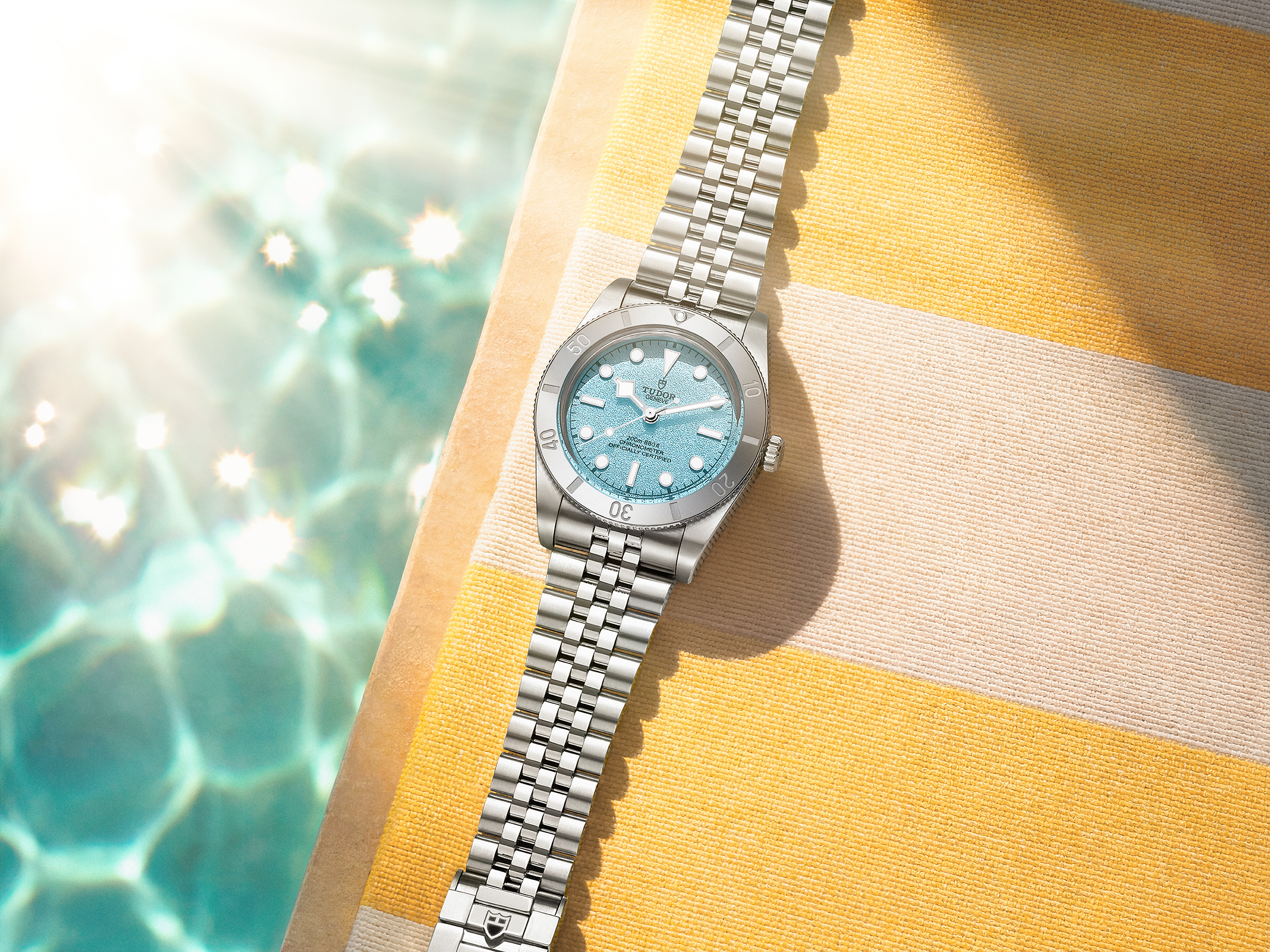 TUDOR Black Bay 54 Lagoon Blue腕錶防水深度達200米，即使進行休閒水上活動和浮潛也有效防水。PHOTO/ TUDOR