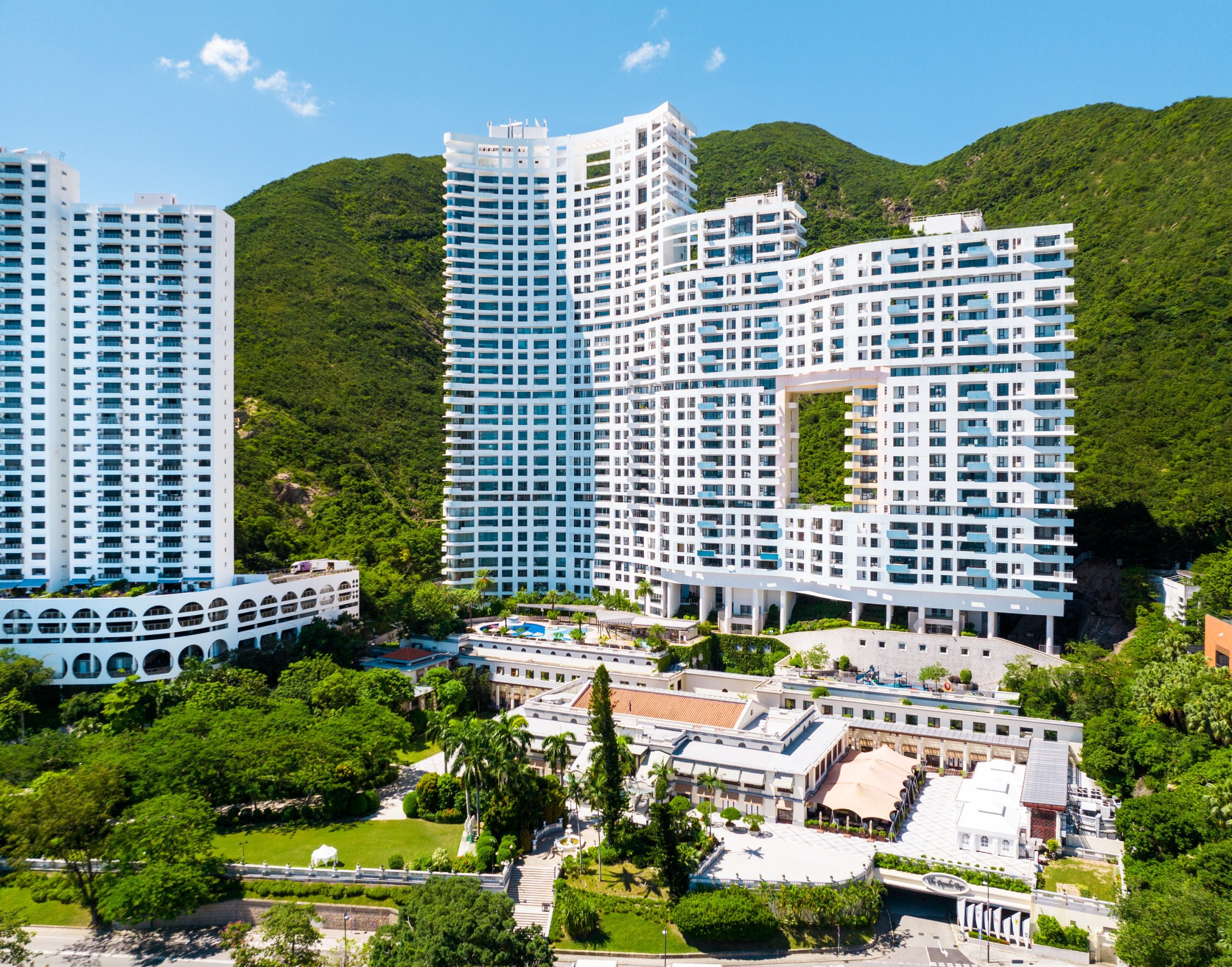 巴黎聖日耳門學院香港夏季足球訓練營由即日至8月7日，於淺水灣影灣園購物商場舉行。PHOTO / The Repulse Bay