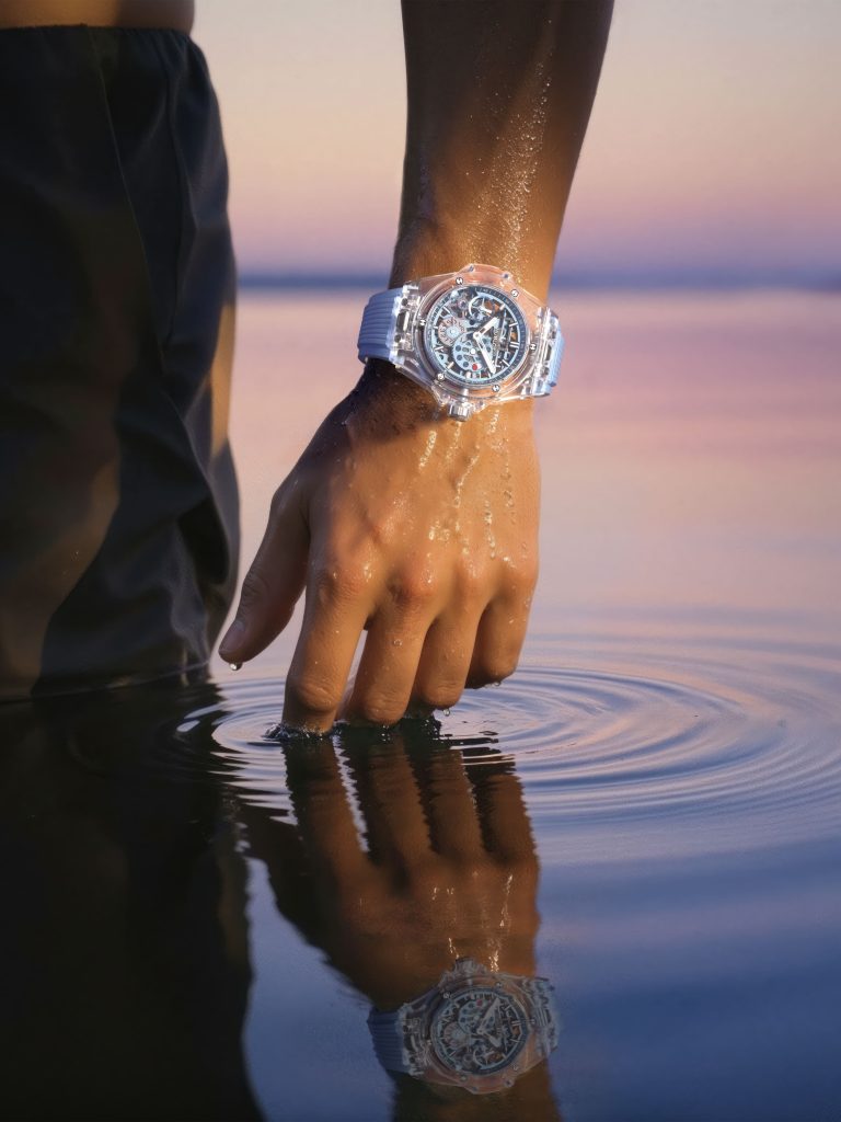 Hublot Big Bang Sapphire Sky Blue藍寶石天藍色腕錶：透視天藍機芯運轉！