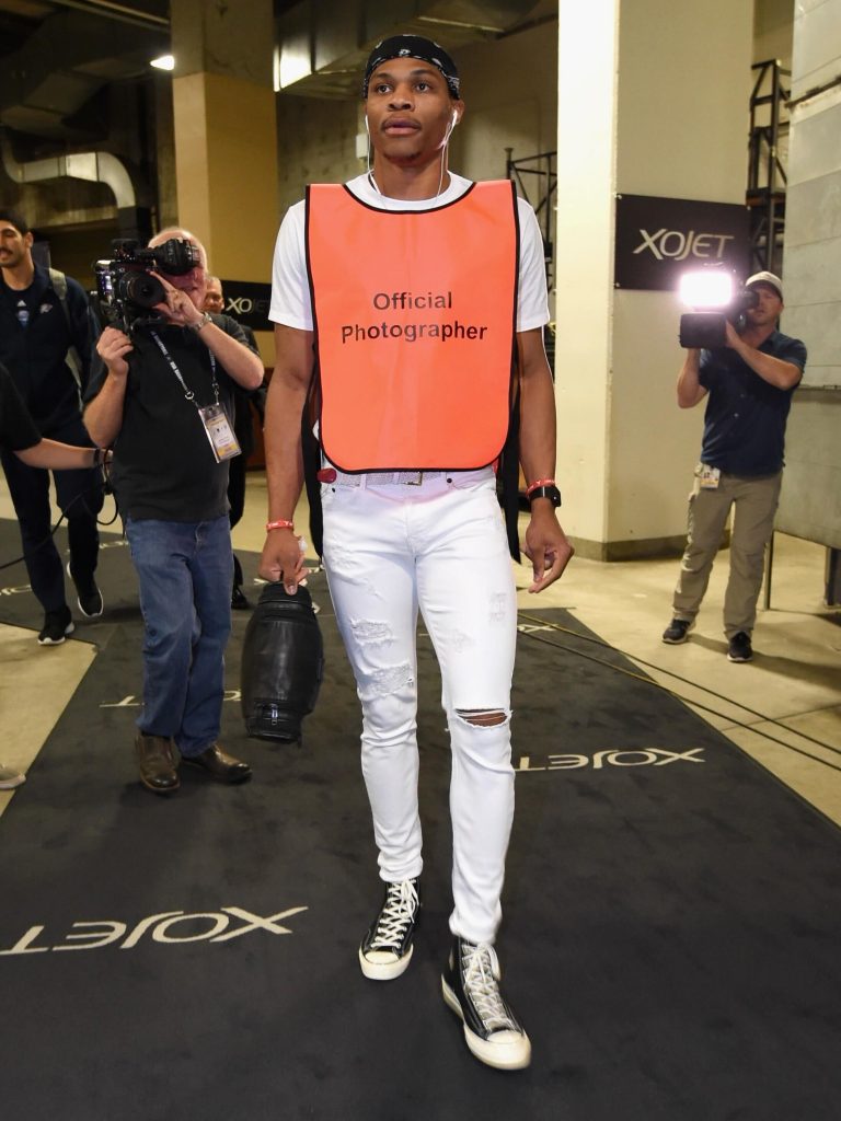 你知道他用「Why Not?」留給時尚界的究竟什麼嗎？Russell Westbrook 宣布退休，球員通道沒有了他的穿搭，賽前還剩下什麼樂趣？