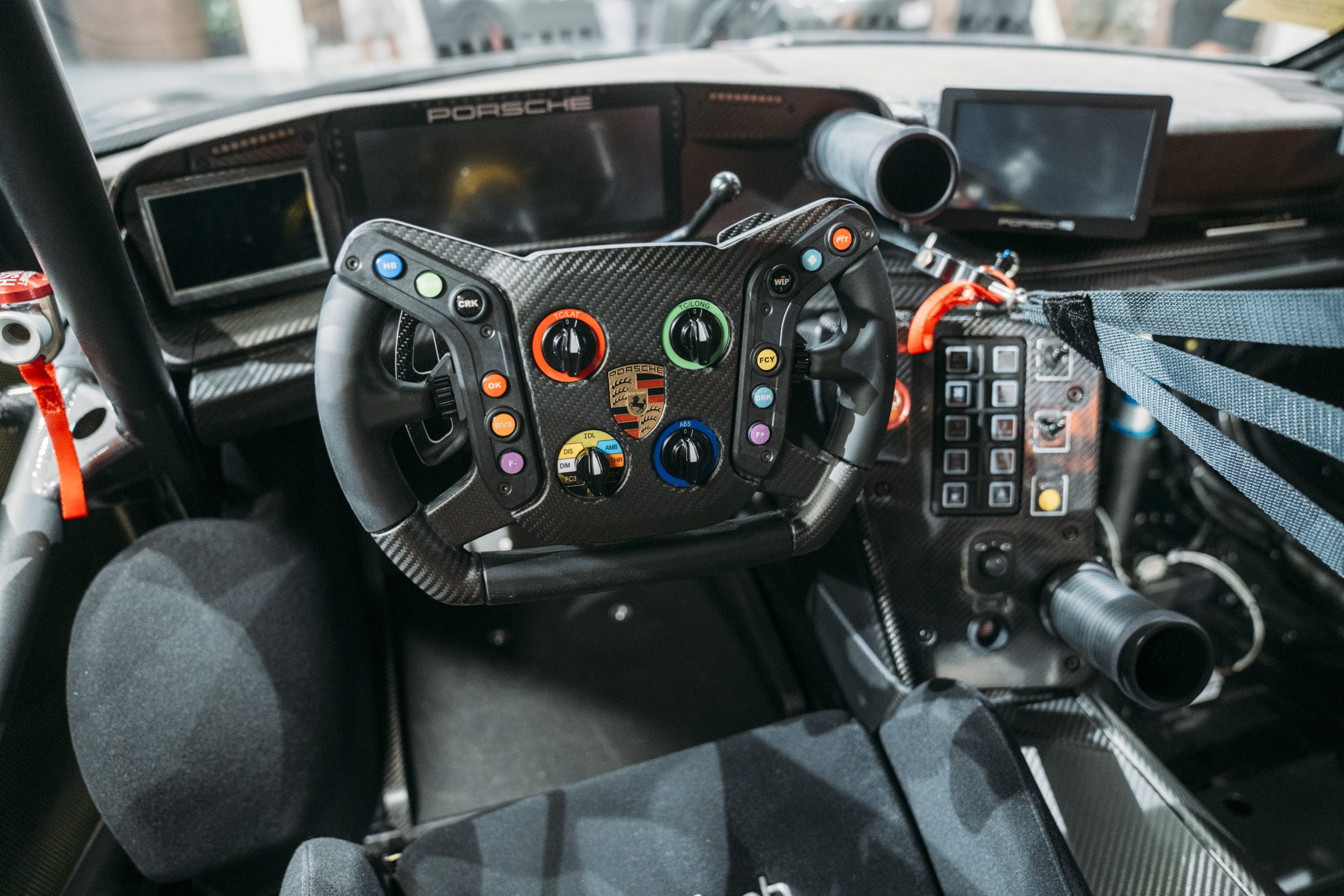 相比911 GT3 R，此特別版的座艙設計亦作出改動。PHOTO / Porsche