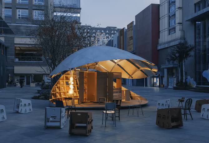 夜幕下的Shell Book Pavilion，呈現另一種有別於日間的氛圍。PHOTO / Luo Studio、Yumeng Zhu @ Coppak Studio