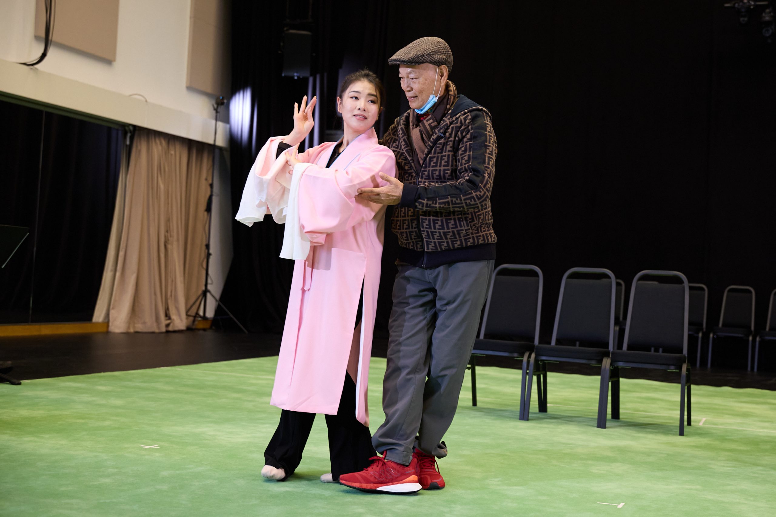 茶館新星劇團參與由著名粵劇表演藝術家羅家英親授之粵劇大師班。PHOTO/ WEST KOWLOON CULTURAL DISTRICT AUTHORITY