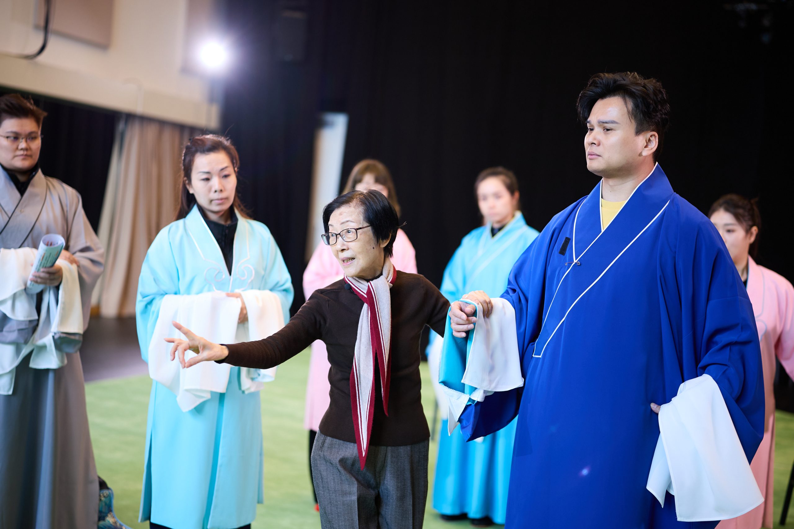 茶館新星劇團參與由著名粵劇表演藝術家江雪鷺親授之粵劇大師班。PHOTO/ WEST KOWLOON CULTURAL DISTRICT AUTHORITY