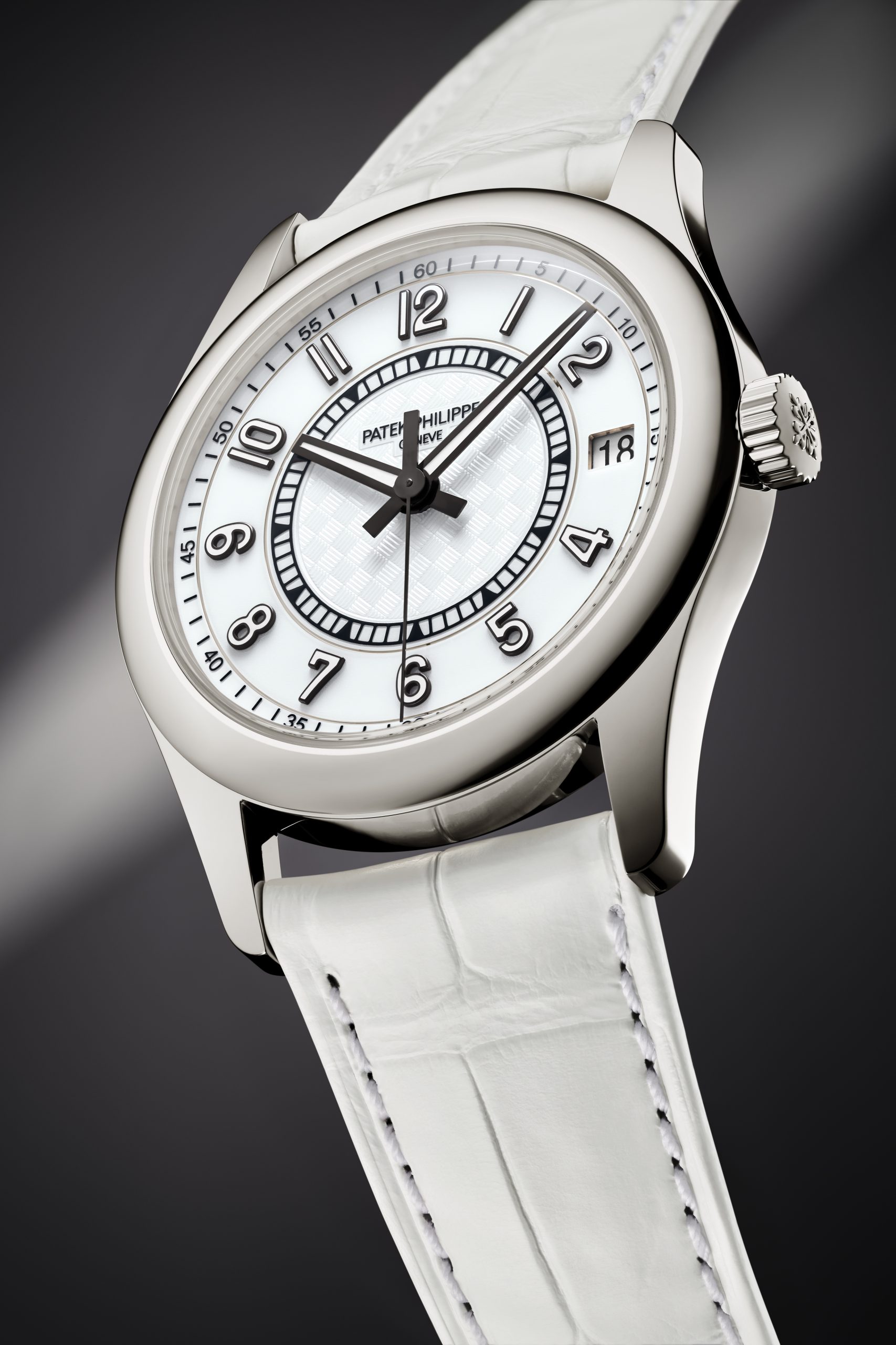 Calatrava系列日曆顯示及中央秒針白金腕錶（編號7007G-010）PHOTO / PATEK PHILIPPE