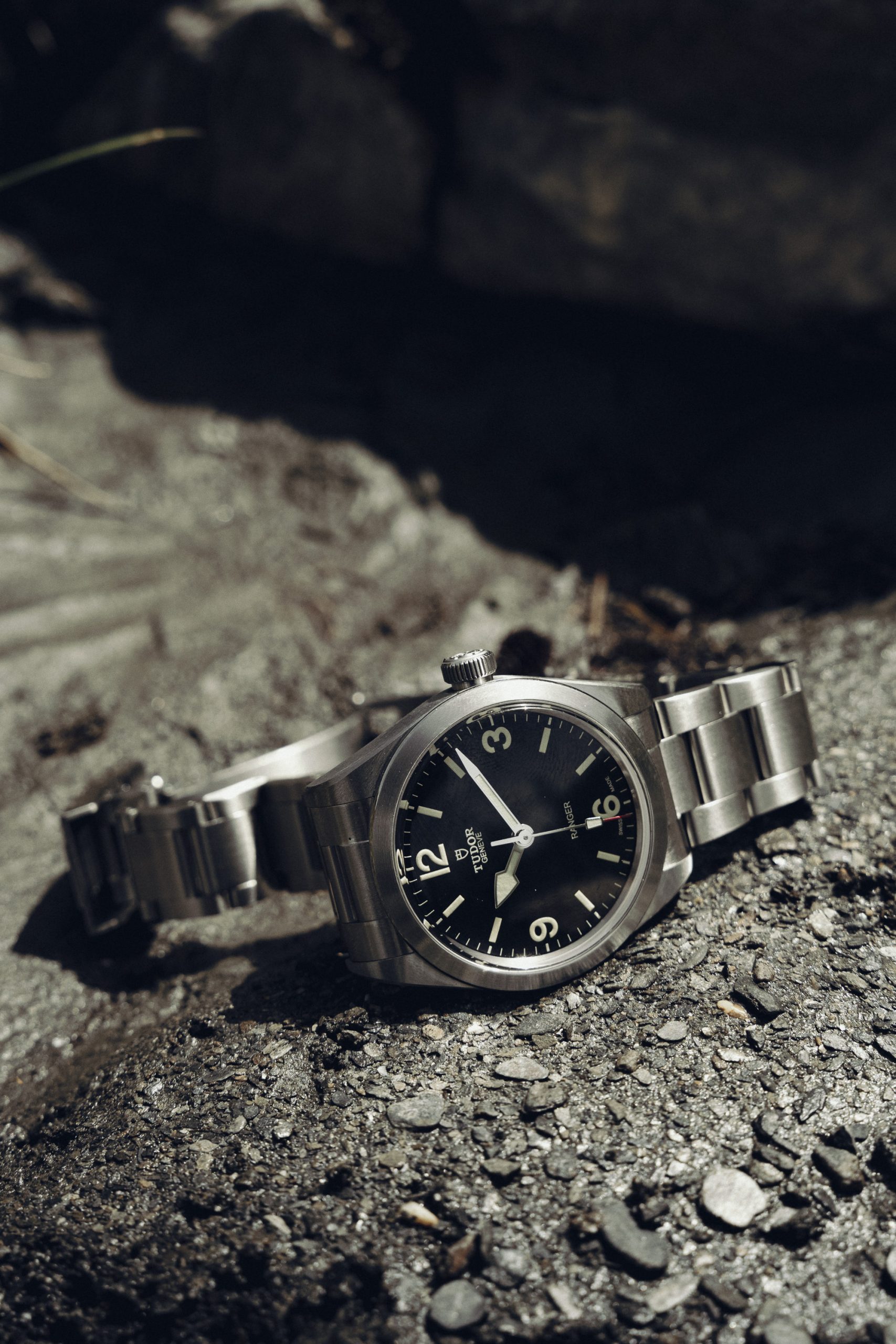 Tudor Ranger腕錶搭載品牌原廠自動機芯,動力儲備70小時,提供大三針時間顯示功能,性能通過COSC瑞士官方天文台認證,設有密封底蓋,防水深度達100米。PHOTO/ TUDOR