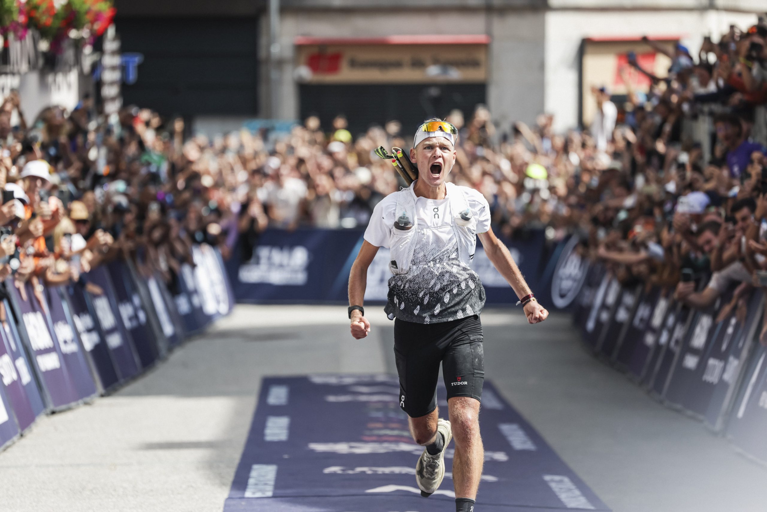 Baptiste Chassagne在UTMB級別總決賽以18小時47分鐘38秒成績奪得第二名。PHOTO/ TUDOR